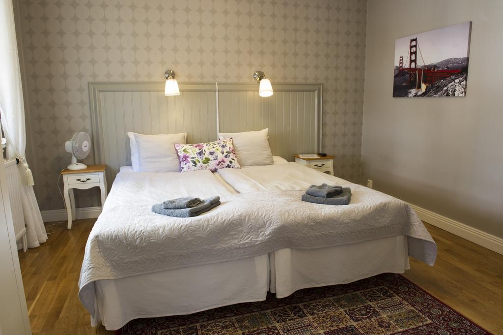 Lilla Hotellet I Nora Экстерьер фото