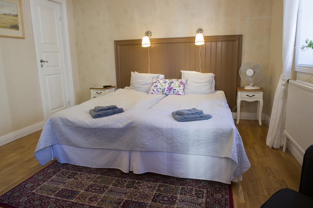 Lilla Hotellet I Nora Экстерьер фото