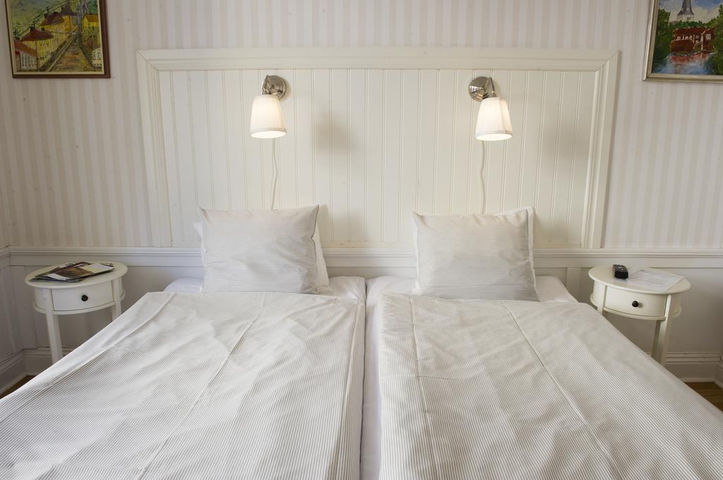 Lilla Hotellet I Nora Экстерьер фото