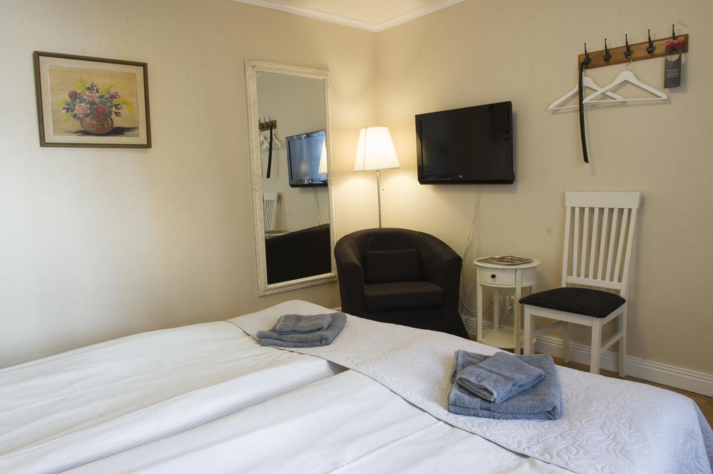 Lilla Hotellet I Nora Экстерьер фото