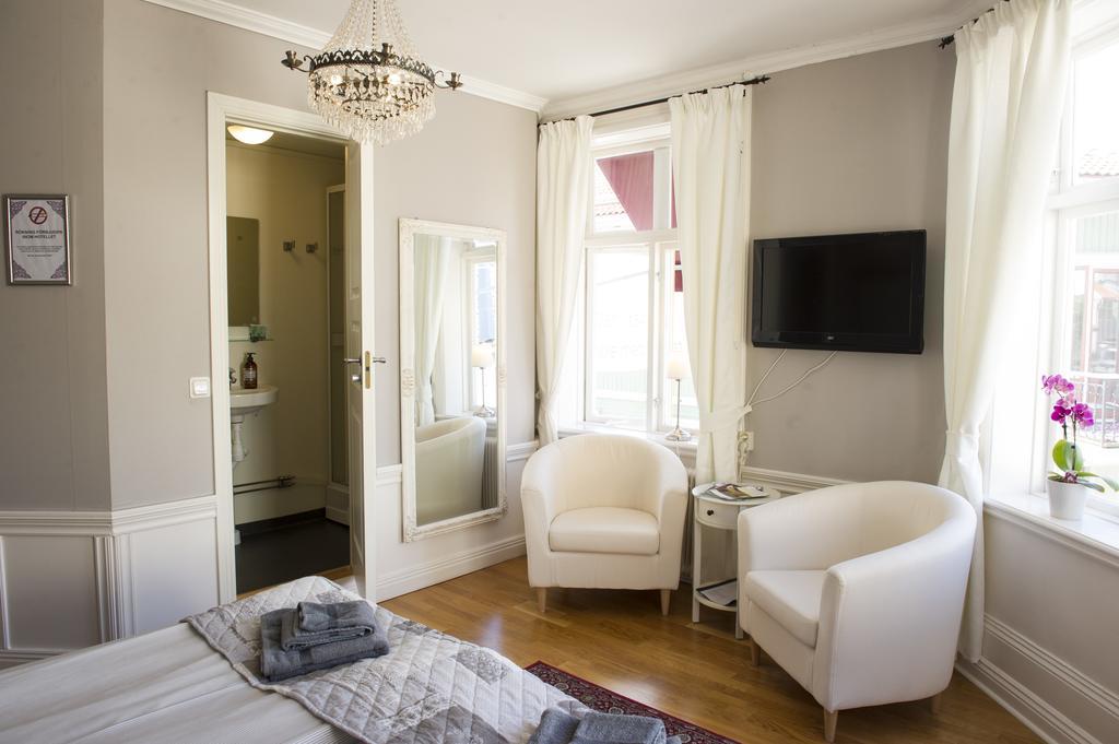 Lilla Hotellet I Nora Экстерьер фото