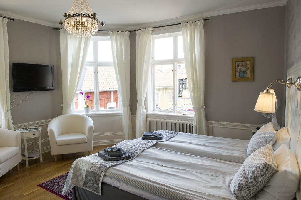 Lilla Hotellet I Nora Экстерьер фото