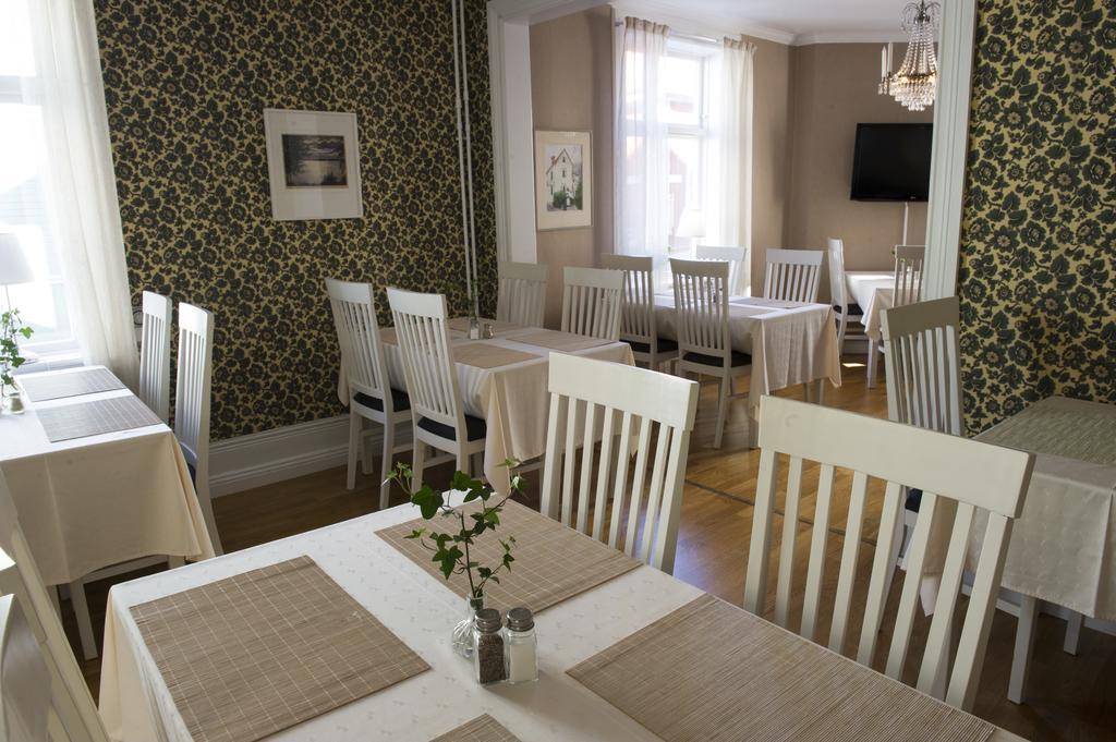 Lilla Hotellet I Nora Экстерьер фото