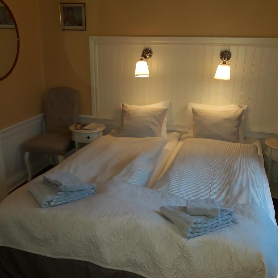 Lilla Hotellet I Nora Экстерьер фото